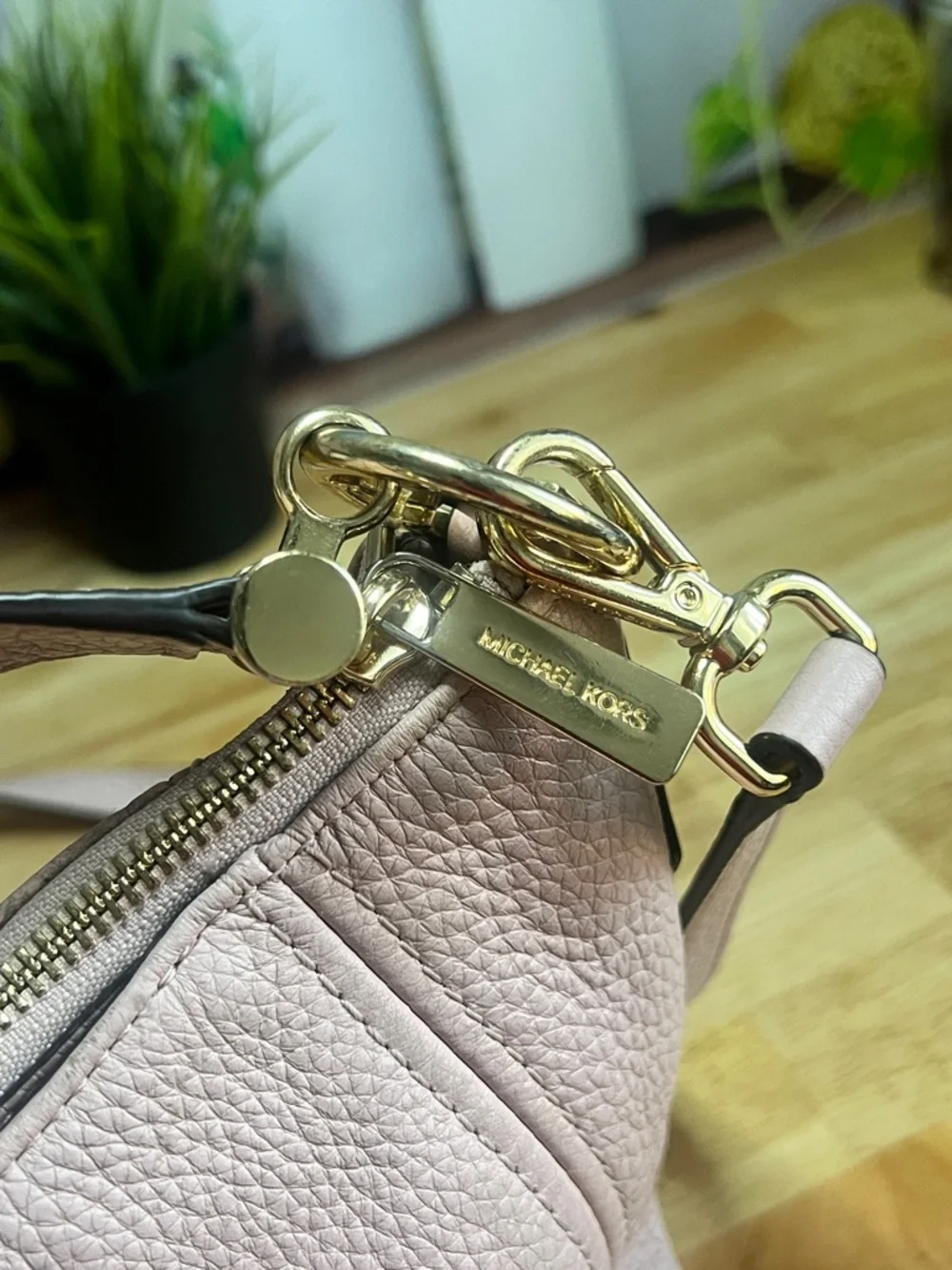 Michael Kors Blush Pink Hobo Crossbody Purse Bag - Picture 8 of 10